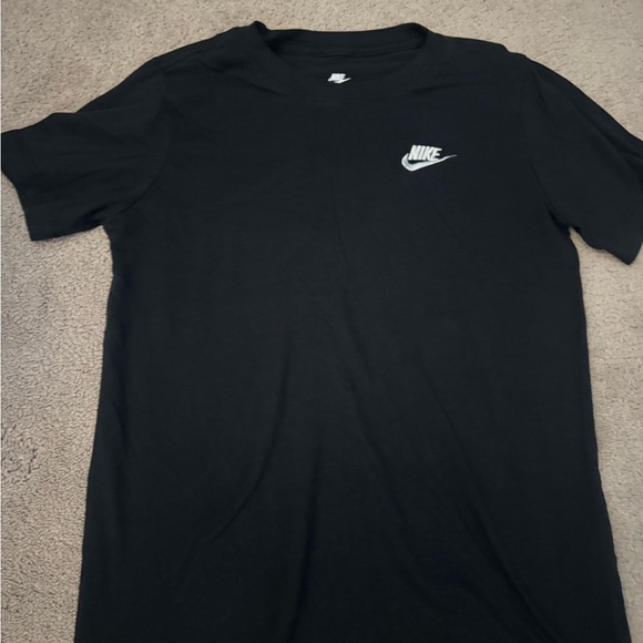 Nike Boys Short Sleeve Tee Bundle (6) - Picture 5 of 6